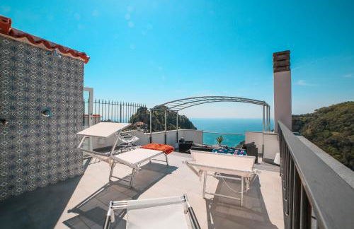 Admiring Amalfi - Photo 18