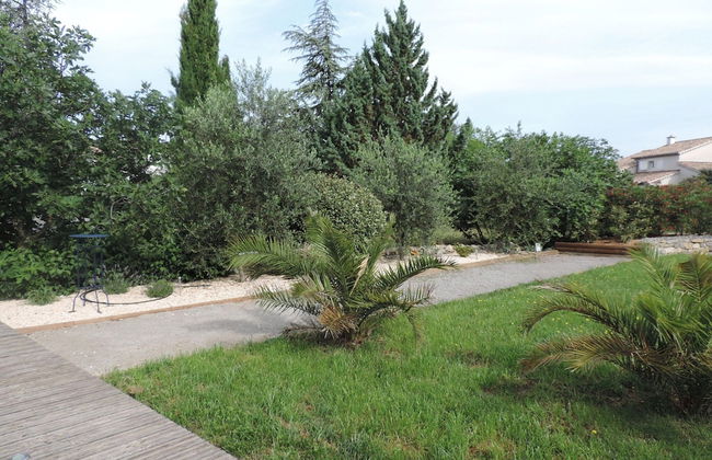 Attractive Holiday Home With Private Pool - Photo 36