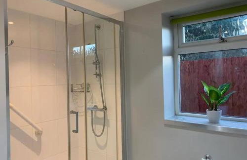 Self Contained - Own Entrance - Foto 10