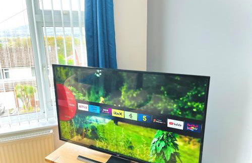 Lovely 4-bed home sleeps 8 Nr Bolton Stadium & M61 - Photo 53