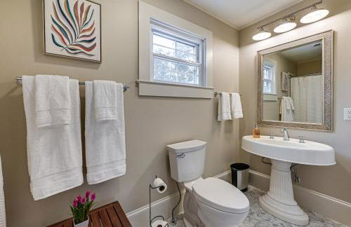 Spacious Salem-Winston Home with Deck! - Foto 18