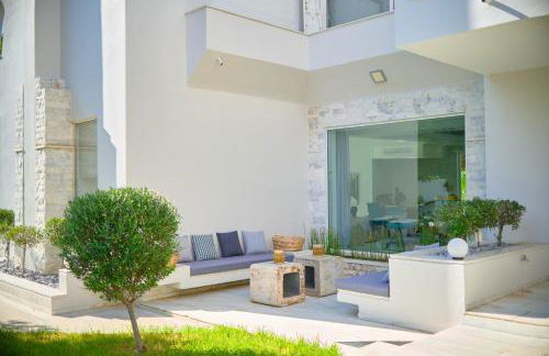 Luxury Villa with Pool, BBQ & Garden in Vouliagmeni - Foto 22