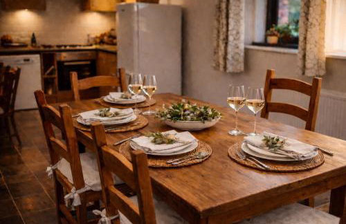 Romeo Cottage - Sleeps 4 - Open Plan Barn - Private Hot Tub & Garden - Foto 13