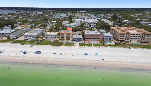 Beautiful Sunsets just Steps from Beach with King Bed and Queen Sleeper Sofa - Foto 3