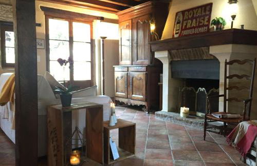 Gîte calme avec Spa en été, animaux acceptés, parcage, pour 8 personnes - FR-1-586-64 - Foto 8