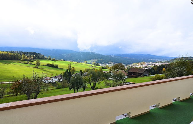 Spacious Villa near Forest in Buchet - Photo 13