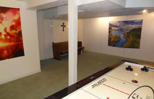 Covered By Faith Rentals -Storybook Home - Foto 16