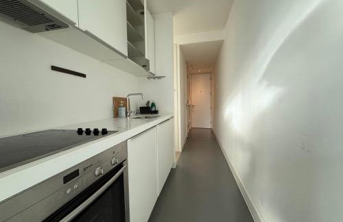 STUNNING!!! City-Center!! Retreat with Modern Amenities - Foto 13