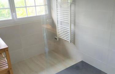 Maison classée 3 étoiles, grand jardin clos au calme Proche centre ville, 10 min des plages - Foto 24