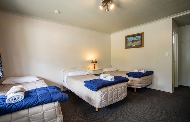 Te Anau Top 10 Holiday Park - Photo 16