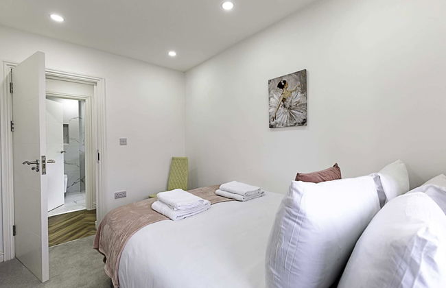 Spacious and Beautiful Apartment In Hanwell - Foto 9