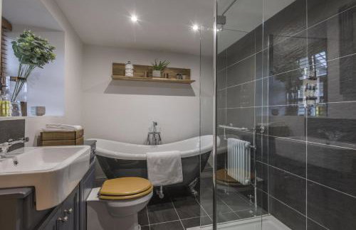 Finest Retreats - Tegannedd - Luxury Grade II Listed Cottage With Hot Tub - Foto 10