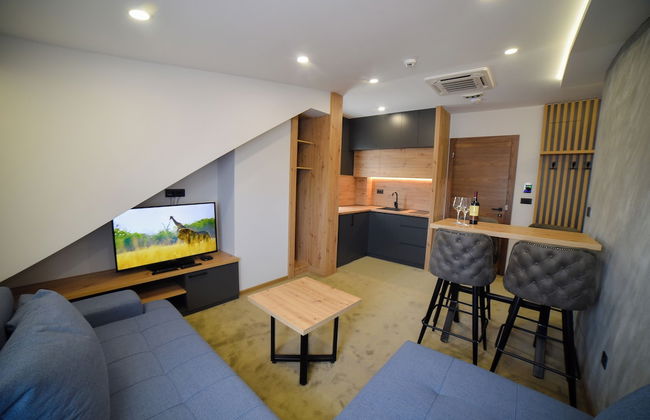 Lakeside Residence - Photo 9