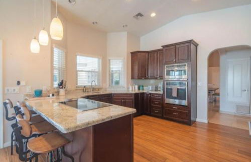 Cave Creek- Basketball Putt Putt Pool & Games - Foto 17