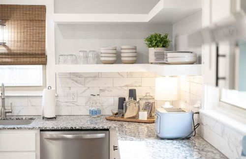 Spacious Family Haven - Walk to Downtown & JBU - Foto 36