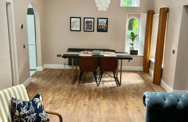 Victoria Gate Lodge - Photo 4