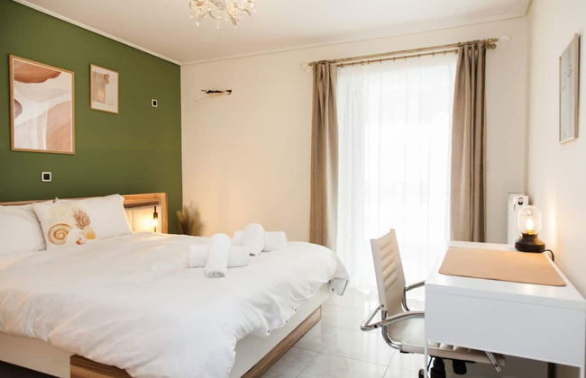 Elegant & Spacious Apt. with Sea View - Photo 5