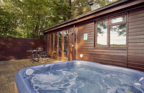 Chiffchaff Lodge with Hot tub - Foto 2