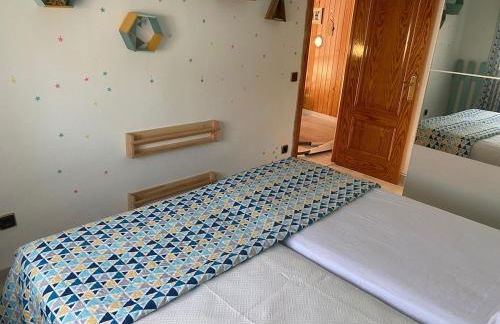 Casa rosa completa-patio- BBQ-columpios-buhardilla - Foto 13