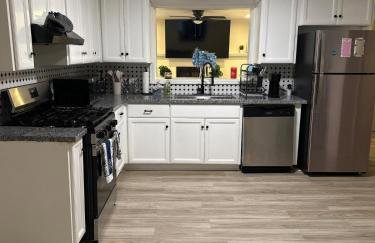 Royale Palace Spacious 3brs 2 baths home - Foto 11