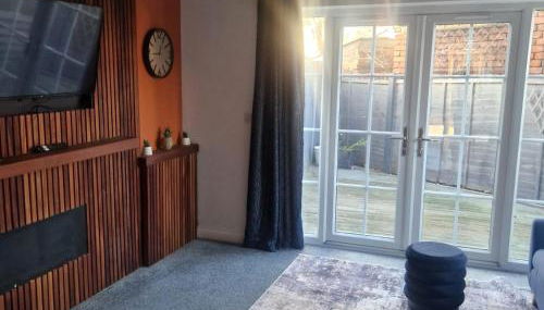 Spacious 3BR Home, 2 Bathrooms, Parking, Rushden - Foto 4