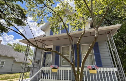 Urban OASIS Inspired by the 80s Unit 1 - Photo 3