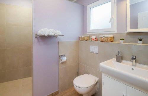 Zlatin Dvor - apartments for 3, terrace, Trogir center, beach at 5-min, BIKE friendly - Foto 36