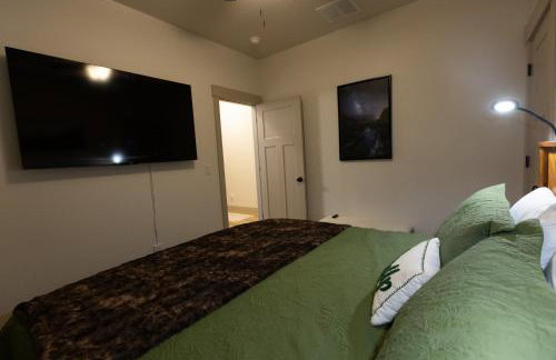 Two Pines Retreat - Brand New! - Foto 31