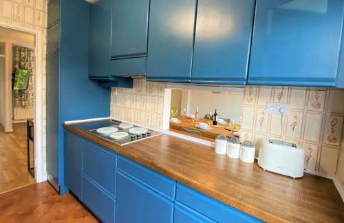 Redhill Town Centre 3 bed House near Gatwick Airport, easy commute to London - Foto 16