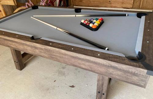 Old Town Bay St. Louis Outdoor Bar Area Game Room - Foto 3