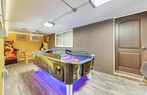 Game Room, Pool! Family Home 25 Mi to Disneyland - Foto 3