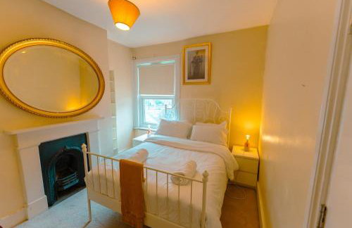 HARU RESIDENCE, Close to Tower Bridge, 6 bed House can sleep up to 16 peo - Foto 4