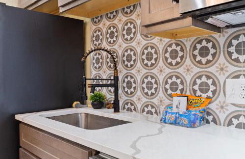 Red Brick Hideaway | JZ Vacation Rentals - Photo 8