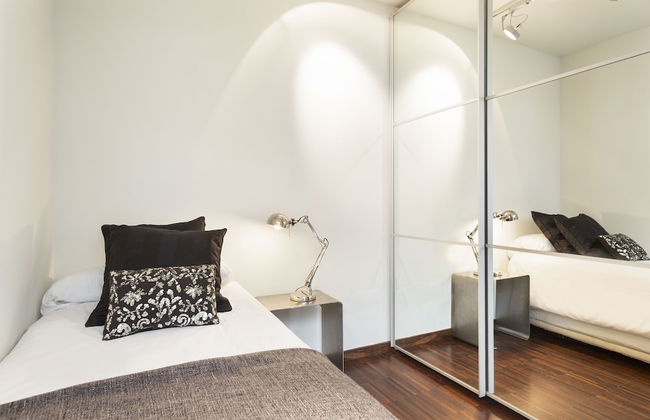 My Space Barcelona Executive Apartments Center - Photo 5