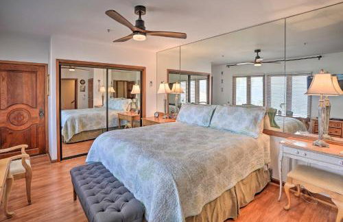 Quiet Avalon Getaway Villa with Ocean View and Balcony - Foto 18