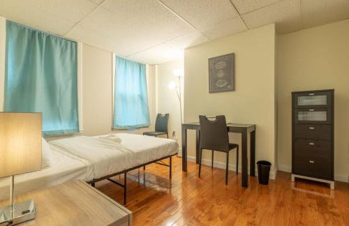 Central 3 Bed 1 Bath in Historic Building - Foto 7