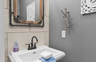 Downtown Urban Loft above Restaurants - Foto 7