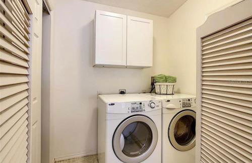 Cozy home, Right Next Door to Lake Sumter Square! - Foto 20