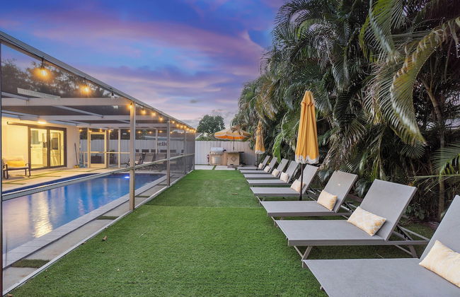 Coastal Retreat Stylish 4 BDR w/ Private Pool! - Foto 30