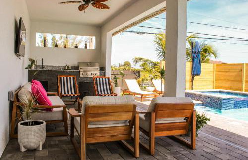 Luxurious Waterfront Home with Heated Pool and Jacuzzi - Foto 40