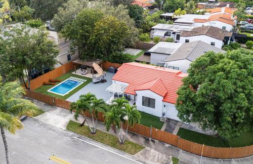 Luxury Retreat 3B ,2Ba POOL , Coral Gables Center - Photo 15