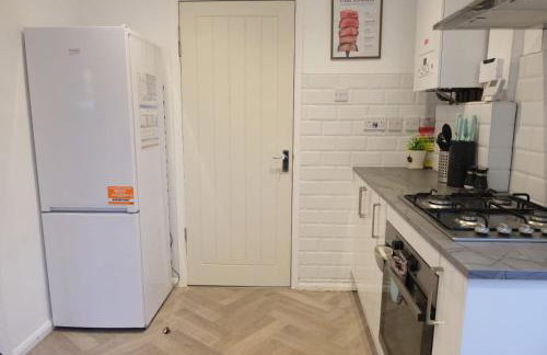 Comfy, Modern, 3 Bed House - Free Parking - Quiet Area - Near Solihull, NEC, Airport - Foto 21