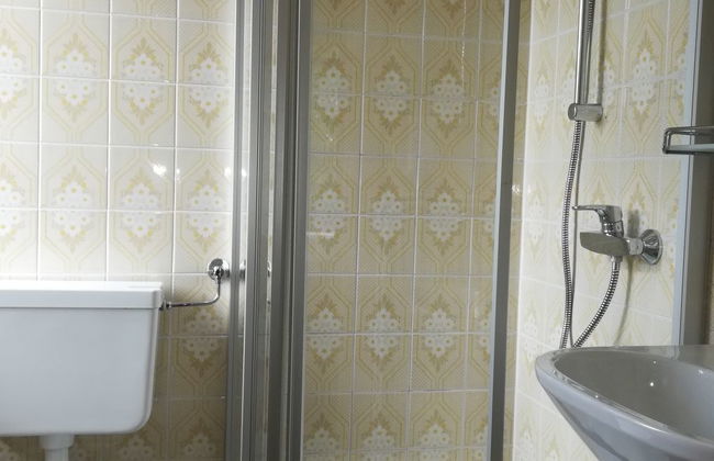 2 bedroom Apartment in Velden am Wörther See with garden - Photo 9