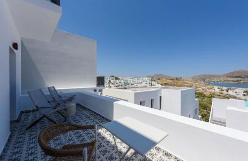 Azure Naousa - Photo 5