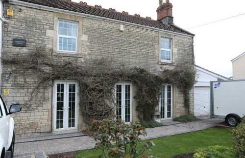 Midsomer Manor, Sleeps 16, Hot Tub, Near Bath - Foto 1