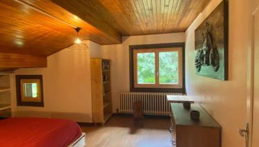 Logement mansardé dans maison avec jardin en bord de piste, vue montagne - Foto 4