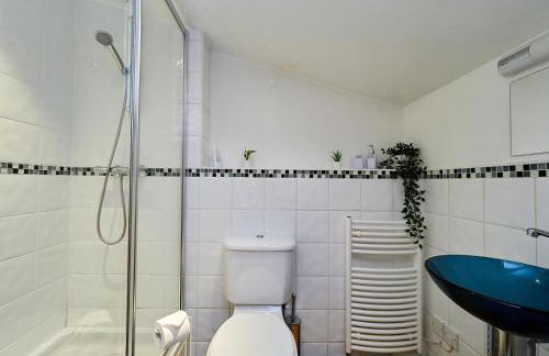 Cosy Emerald Suite - Two Story Duplex Apartment - Balcony - Contractors - Family - City Centre - Broadway Plaza - Five Ways - Sleeps 6 - Foto 23