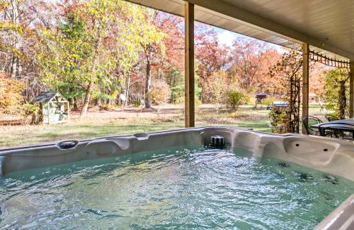 Dog-Friendly Cozy Home with Hot Tub and Lake Access - Foto 10