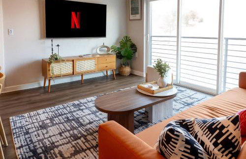 First Floor 2B2B • Pool, Gym, Dog Park • Near DTA - Foto 26