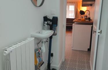 Maison calme et familiale avec cour, 3 chambres, 3 salles de bains à 10 min à pied de la gare - Foto 13